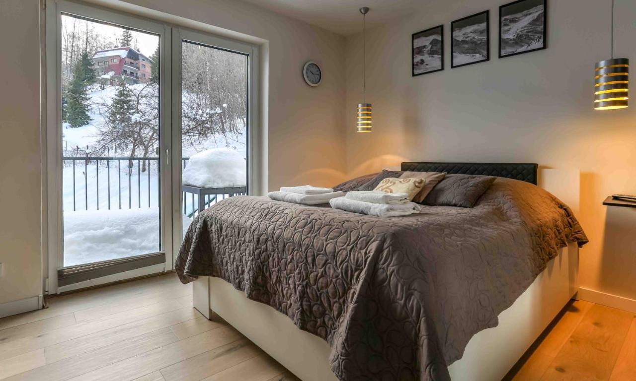 Apartament Led Sonoma Щирк Екстериор снимка